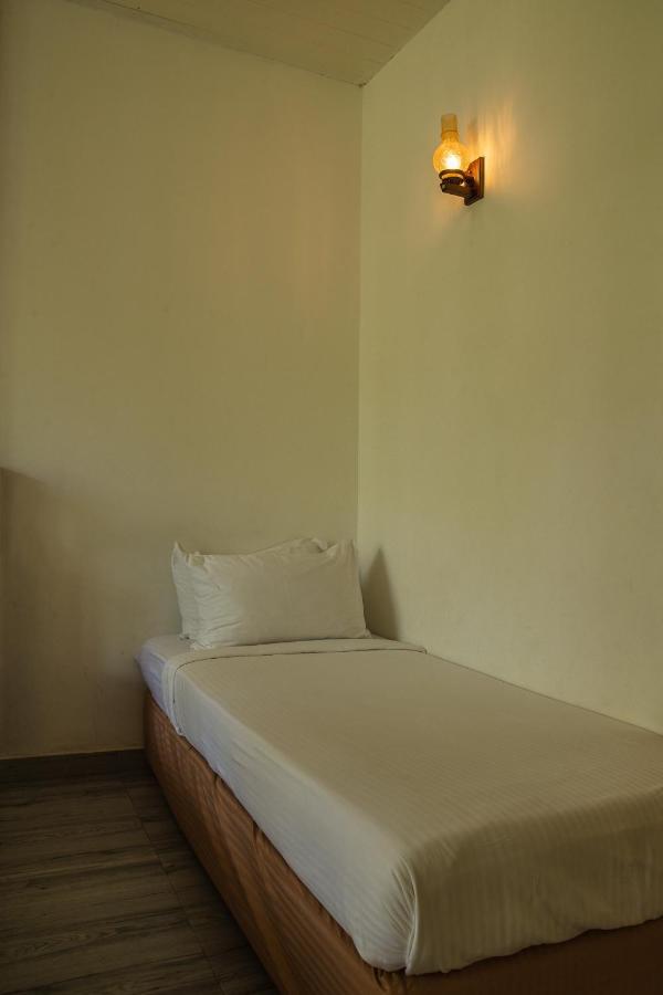Deltora Villa - Free Drop Off To Galle Fort By Tuktuk Екстериор снимка